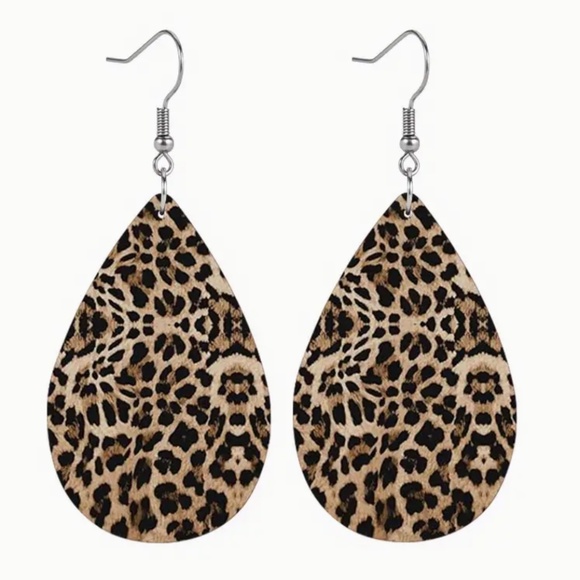 Leopard Style Teardrop Dangle Earrings: Lightweight Fashion Statement - Picture 3 of 3